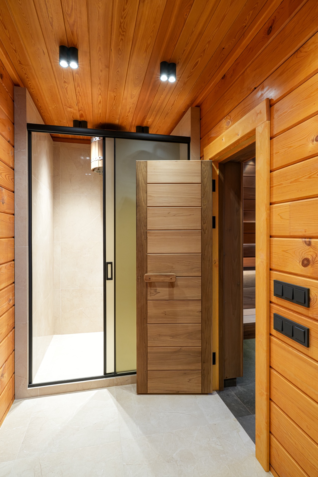 Вход в парную